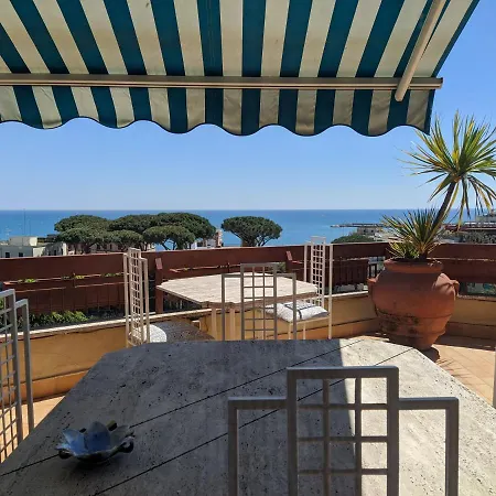 Attico Panoramico Vista Mare Apartament *
